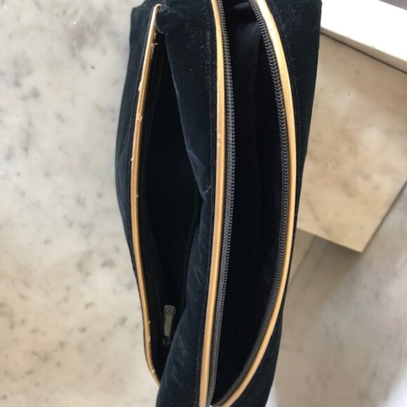 CHANEL Black Velvet Double Zip Top Clutch Cosmetics Parfums Bag - Picture 7 of 17